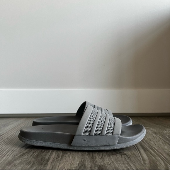 ADIDAS Adilette Gray Cloudform Comfort Slides - Picture 9 of 14